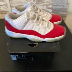 AIR JORDAN 11 RETRO LOW